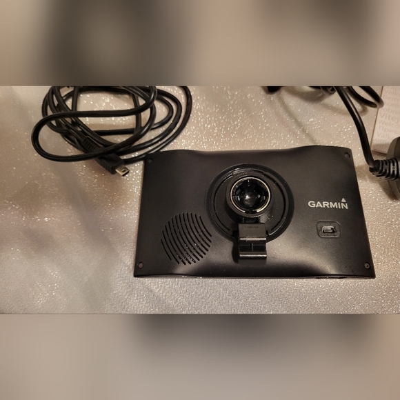 Garmin Nuvi 2598LMTHD 5" GPS Unit - Black w/accessories VG Condition Works - Picture 11 of 13